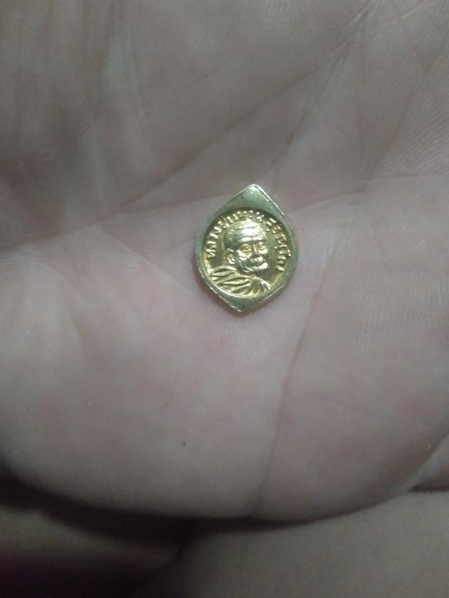 หลวงปู่แหวน หลวงปู่แหวนเม็ดแตง สภาพพระสวยดีปกติดีครับ 11