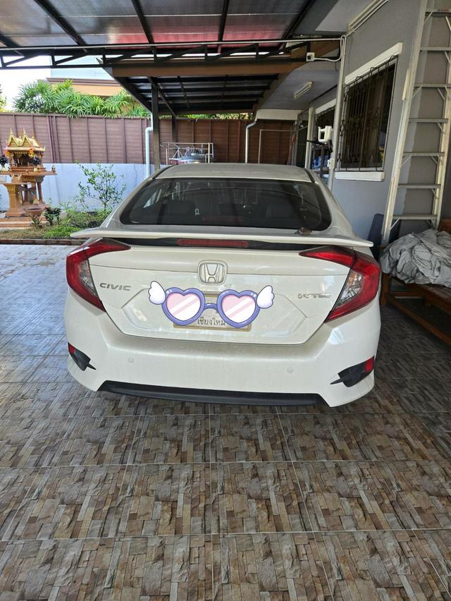 ขายรถยนต์รถบ้าน honda civic รถปี 2561 ประกันชั้น 1 ไมล์แสนหก เป็นรถคุณหมอใช้งานน้อย ไม่เคยมีอุบัติเหตุ พิกัด รถอยู่จังหวัดเชียงใหม่ ราคา 470,000 บาท รูปย่อยที่ 3