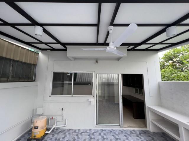 PB5565 ให้เช่าทาวน์โฮม 3ชั้น ย่านลาดพร้าววังหิน หมู่บ้าน ชาลิสา ซอยลาดพร้าววังหิน 34 เหมาะอยู่อาศัยและทำโฮมออฟฟิศ จอดรถได้ 1-2 คัน 13