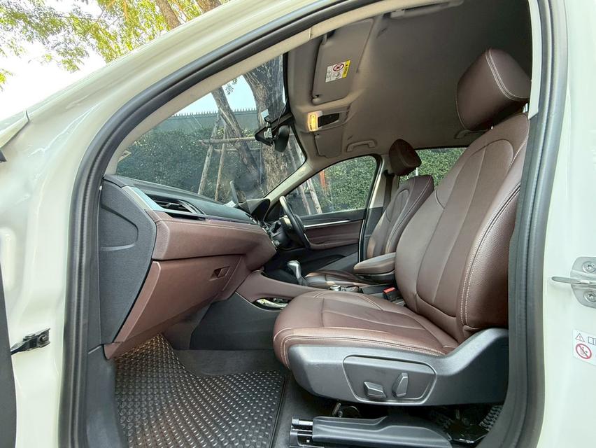 BMW X1 LCI sDrive20d X-Drive โฉม F48 ปี 2021 รถสีเดิมทั้งคันไม่เคยมีอุบัติเหตุใดๆ ประกันชั้น1เหลือ ยางใหม่ 4 เส้น 13
