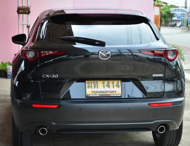 Mazda CX-30 สีดำ 4