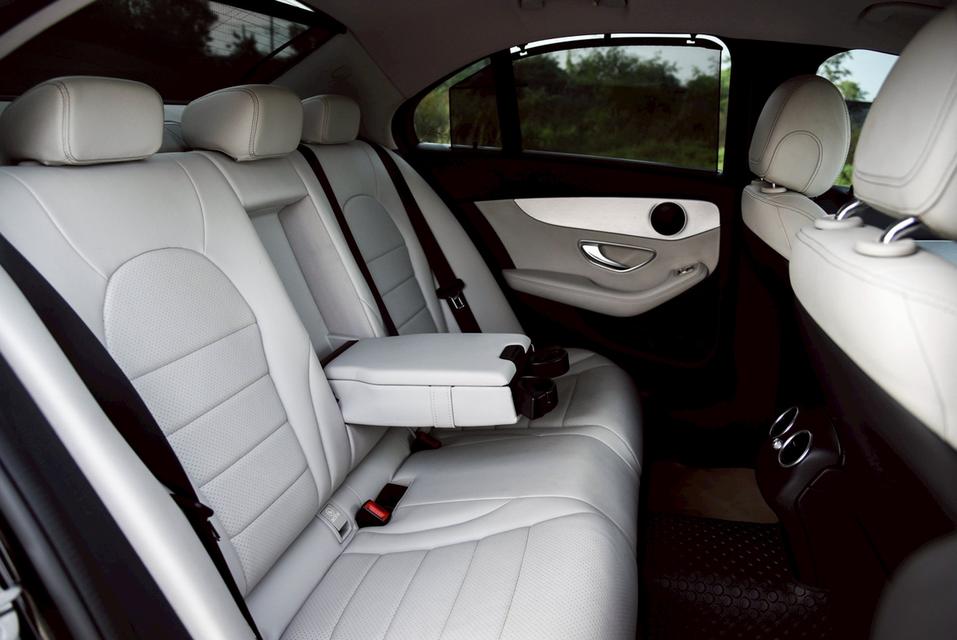 รหัสรถ CBL3222 Mercedes-Benz C350e 2.0 Avantgarde AT 2017 12