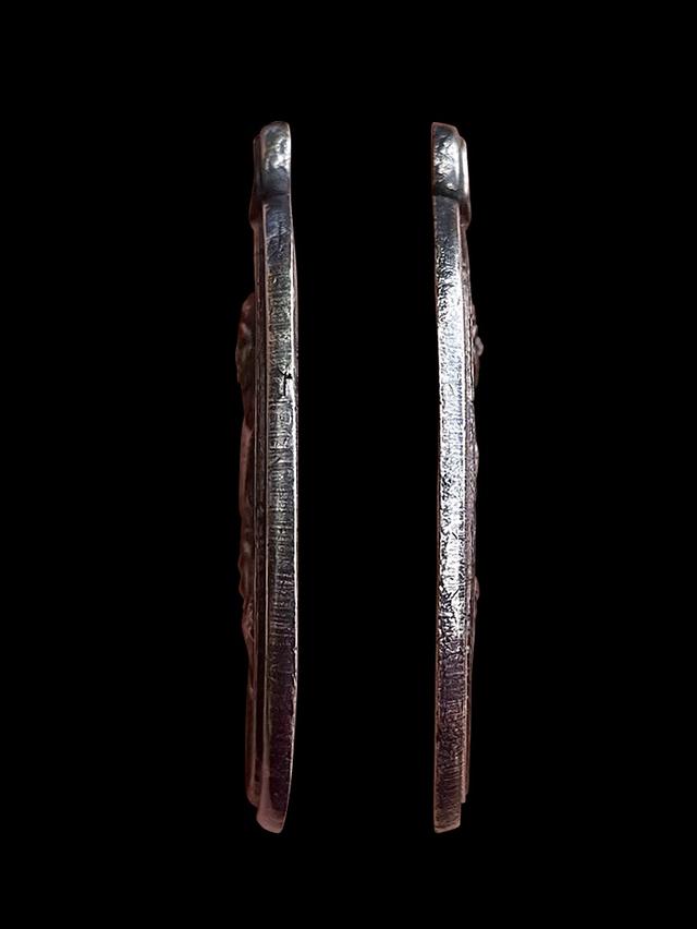 เหรียญหลวงพ่อคูณ ปี19 รุ่นสร้างบารมี เนื้อเงิน ไม่ตัดปีก