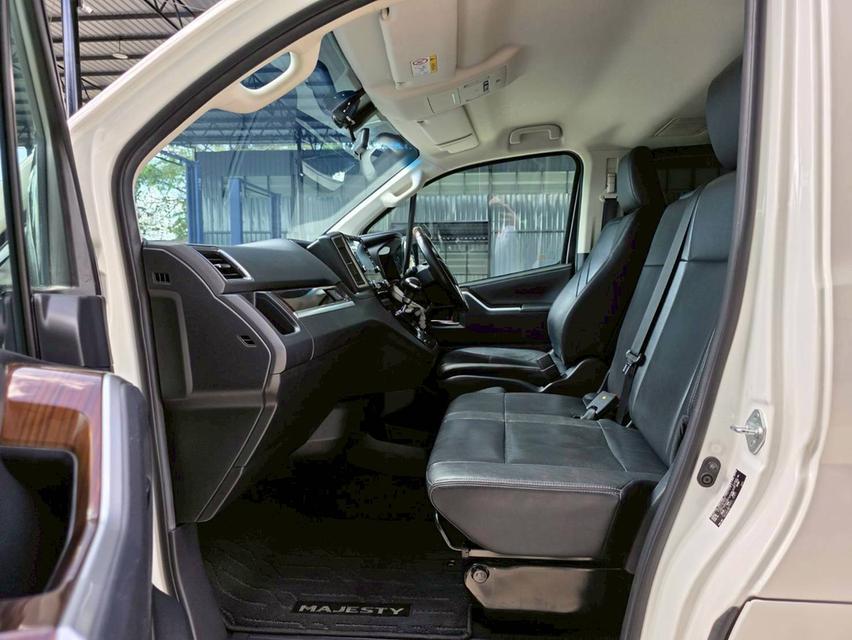 TOYOTA MAJESTY 2.8 PREMIUM 2020 จด 2021 13