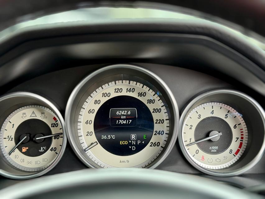 BENZ E-CLASS E200 โฉม W212 2015   15
