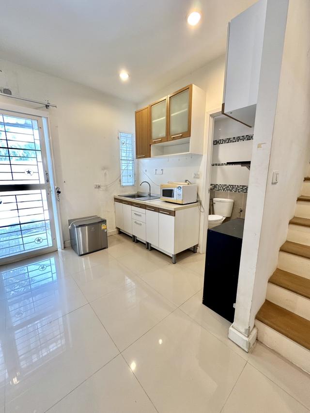 ทาวน์โฮม 2ชั้น 27.8 ตร.ว. มีพื้นที่สนามหลังบ้าน ซอยพัฒนาการ 38, สวนหลวง, กรุงเทพ