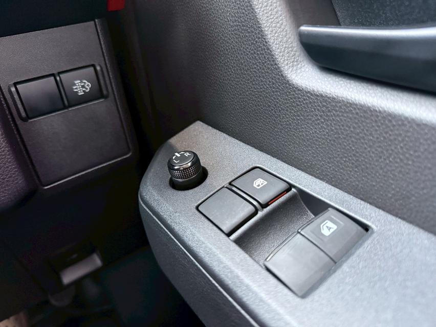 ปี 2024 TOYOTA HILUX CHAMP, 2.4 SWBATTRACTIVE PACKAGE รูปที่ 14