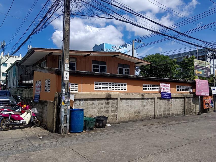 ขายบ้านหลังมุมทำเลดี พร้อมที่ดิน 49 ตร.ว. เขตจอมทอง กรุงเทพฯ ใกล้ BTS ตลาดพลู 6
