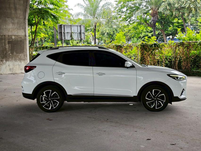 ขายรถ MG ZS 1.5X sunroof ปี 2022 สีขาว เกียร์ออโต้ 8