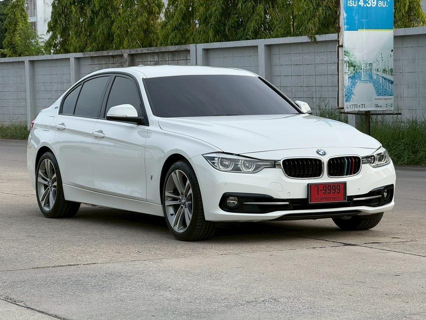 รหัสรถ PBG9999 BMW 330e Plug-in Hybrid ปี 2017 สีขาว+เบาะแดง