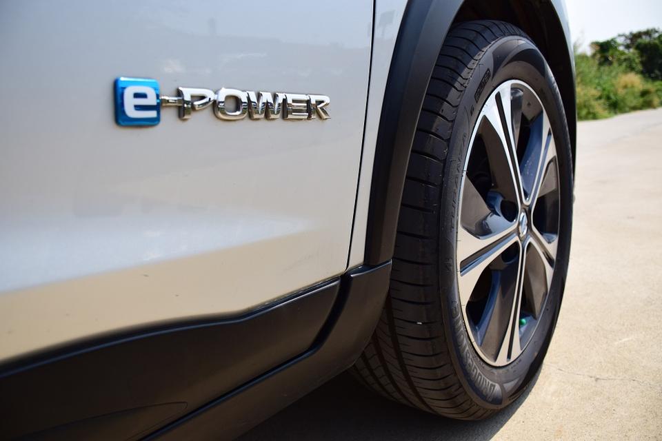 รถใหม่สภาพป้ายแดง / ฟรีดาวน์ปี2023 / NISSAN คลิก E-POWER วิ่ง52xxx โล ประหยัดสุดๆ พุตสต๊าท เบาะหนังแท้กว้างมากๆ  ยางปี2025 โทร0957401229  ไอดีไล UTBP รูปที่ 3