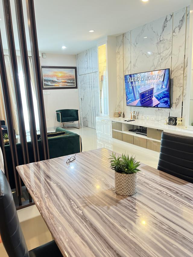 ที่ดินพร้อมสิ่งปลูกสร้างบ้านแฝด 4