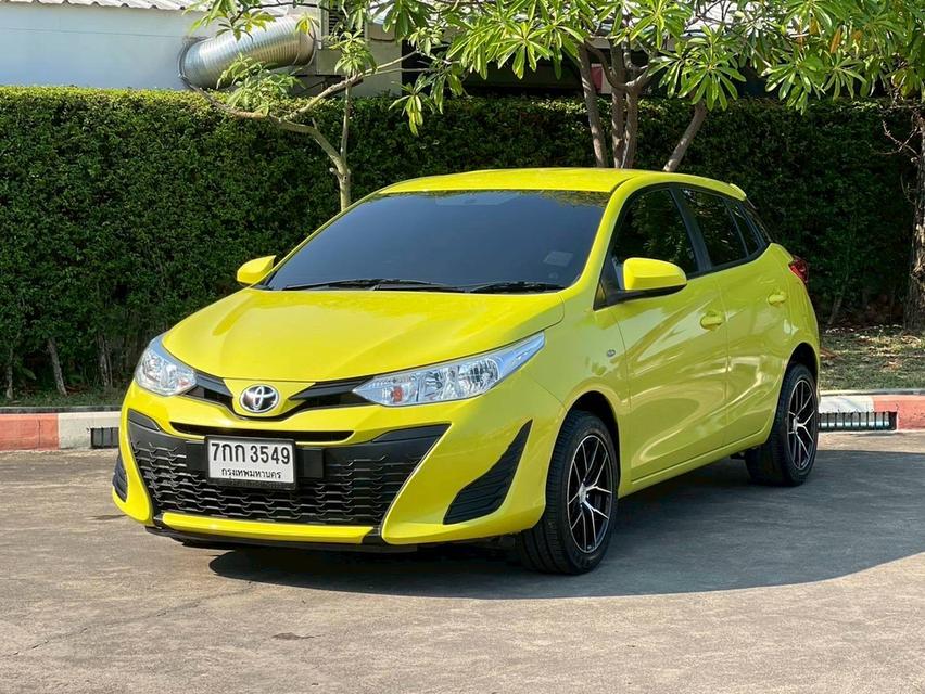 TOYOTA YARIS 1.2J AT ปี 2017 จด 2018 สีเขียว