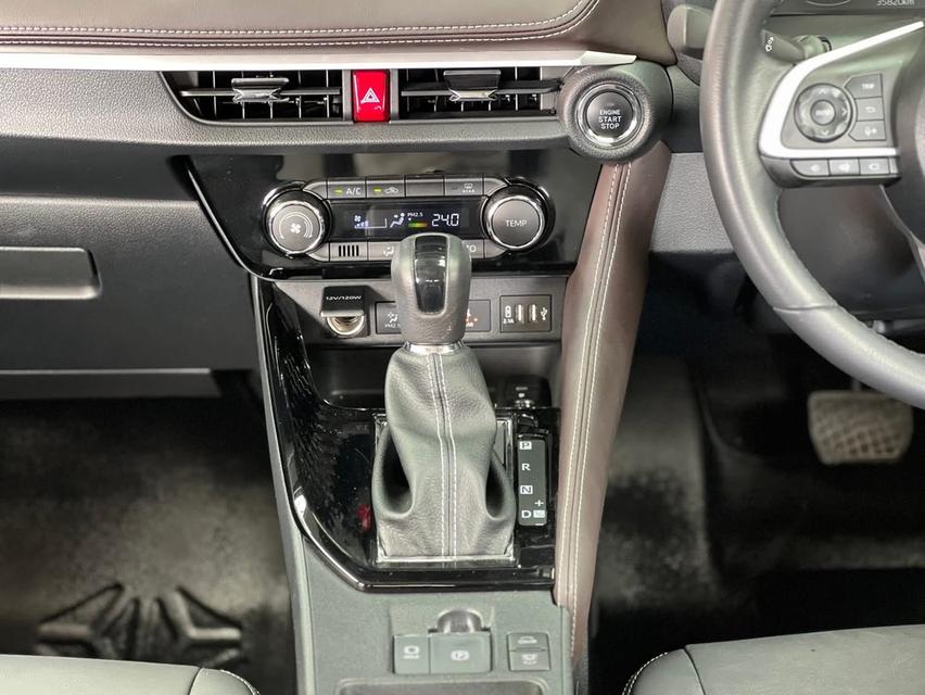 TOYOTA YARIS ATIV 1.2 PREMIUM 2023 13