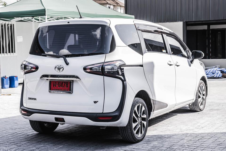 รหัสรถ 67GG2432 TOYOTA SIENTA 1.5 V ปี 2017  8