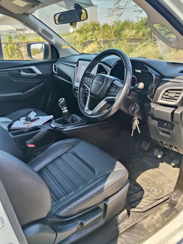 ISUZU D-MAX CAB4 1.9 Z HILANDER M/T ปี 2022 รูปย่อยที่ 4
