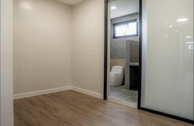 ขายทาวน์โฮม 4 ชั้น Hajime Townhome สุขุมวิท 65 เนื้อที่ 18 ตร.วา สไตล์ Modern ใกล้ BTS เอกมัย