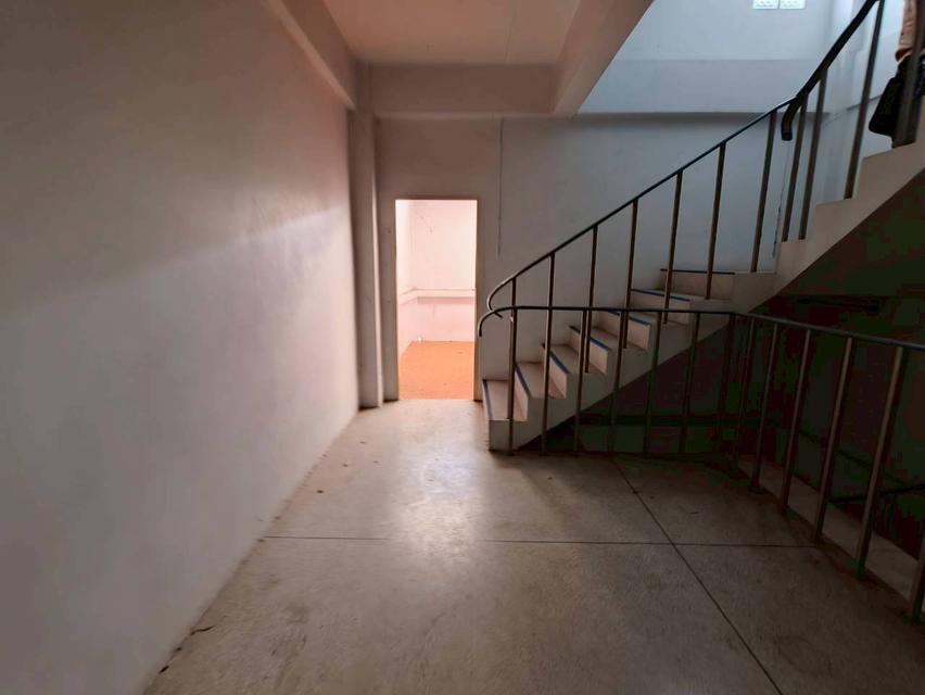 อาคารพาณิชย์ 3.5 ชั้น ซอยมิตรภาพ ซอย 15 ถนนมิตรภาพ ตำบลสุรนารี อำเภอเมืองนครราชสีมา จังหวัดนครราชสีมา 8