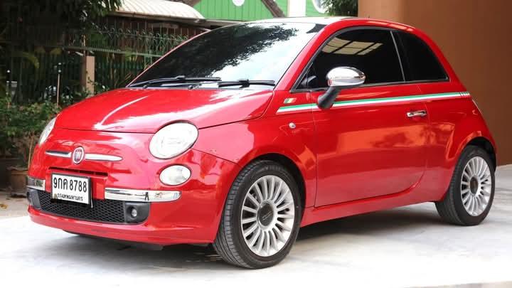 Fiat 500 สีแดง 2