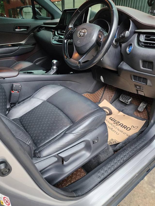 รูป 2018 Toyota C-HR hybrid 1.8mid รถสวยมือเดียว เจ้าของขายเอง 5