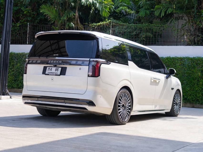 ZEEKR 009 Flagship AWD 6-Seaters ปี 2025 รถตู้ไฟฟ้าสุดหรู สภาพใหม่ ประหยัดกว่าป้ายแดงเป็นล้าน รูปย่อยที่ 4