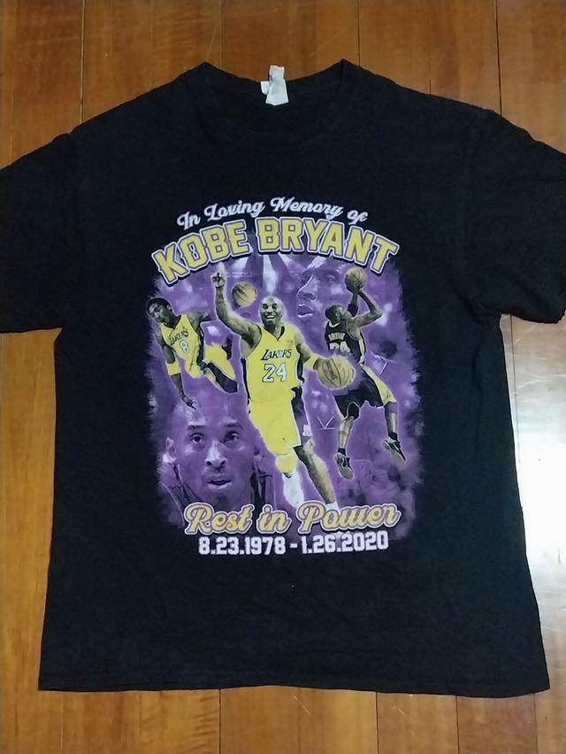 เสื้อยืดแขนสี้น แนวอดีตนักบาสเกตบอล(NBA) Kobe Brant Rest In Power แท้ มือสอง สภาพดี ของพร้อมส่งครับ