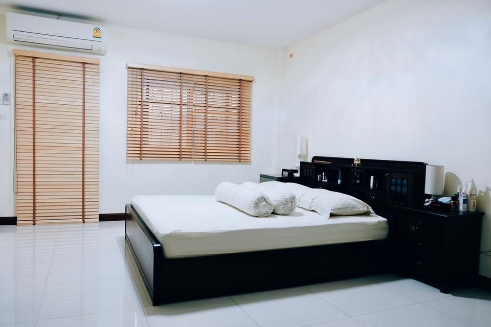 ขายอาคารพาณิชย์พร้อมที่ดิน 2 คูหา ประชาอุทิศ 27/1 รีโนเวทสภาพใหม่ ราคา 9.9 ล้าน 11