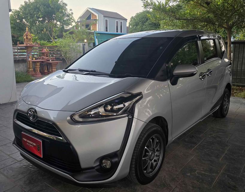 TOYOTA SIENTA ปี 2018 สีเทาสวยมาก 5