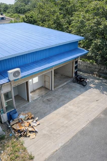 ตลาดลาดสวาย 800 ม. 130ตร.ม. PTT ลำลูกกาคลอง4 100ม. วัดลาดสวาย 1.2 กม. โกดังให้เช่า 1นอน 1น้ำ ติดถนนใหญ่ จอดรถหน้าอาคารได 7