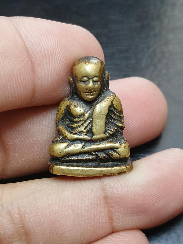 หลวงพ่อเงิน พิมพ์นิยม