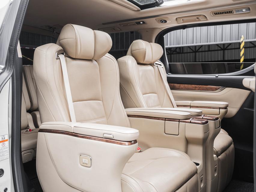 รหัสรถ 67GG7254 2015 TOYOTA ALPHARD HYBRID Executive Lounge 2