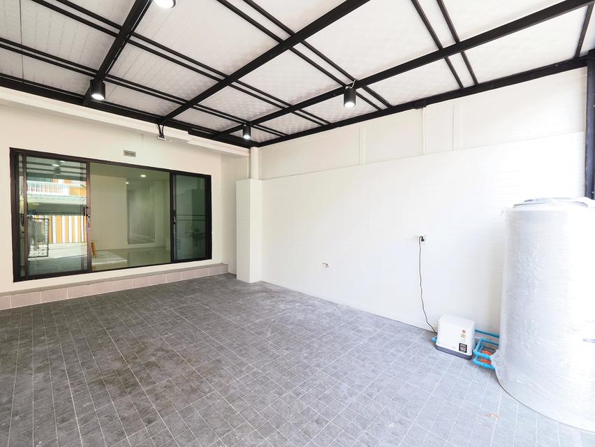 ขายทาวน์เฮ้าส์ 2 ชั้น ม.พรร่มเย็นวิลล่า ขนาด 20 ตร.ว. 3นอน 2น้ำ [ลำลูกกา11-เสมาฟ้าคราม] ขาย 1.38 ล้าน 2