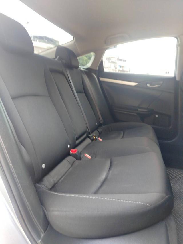 Honda Civic FC 1.8 E CVT (MNC) 2019 สีเทา มือเดียว 10