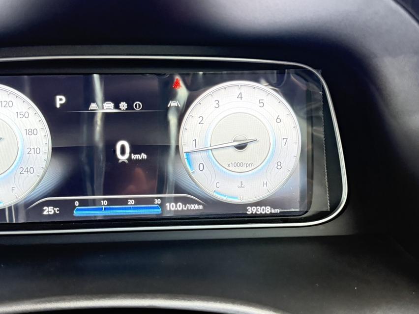 Hyundai CRETA 1.5 SE ปี 2022 สีขาว 8