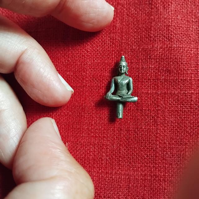 พระบ้านเก็บเก่า พระยอดธงเนื้อเงินเก่าๆ