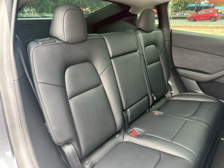 Tesla Model Y Long Range 2023  18
