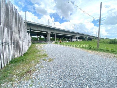 ที่ดินถมแล้วแปลงสวย ใกล้ทางรถไฟสายพระราม 6 ถนนบางกรวย-ไทรน้อย 7