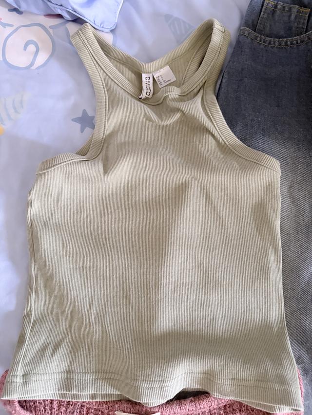 เสื้อกล้าม H&M ไซร์xs สีเขียว