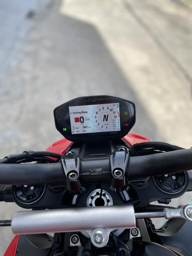 Ducati Streetfighter V2