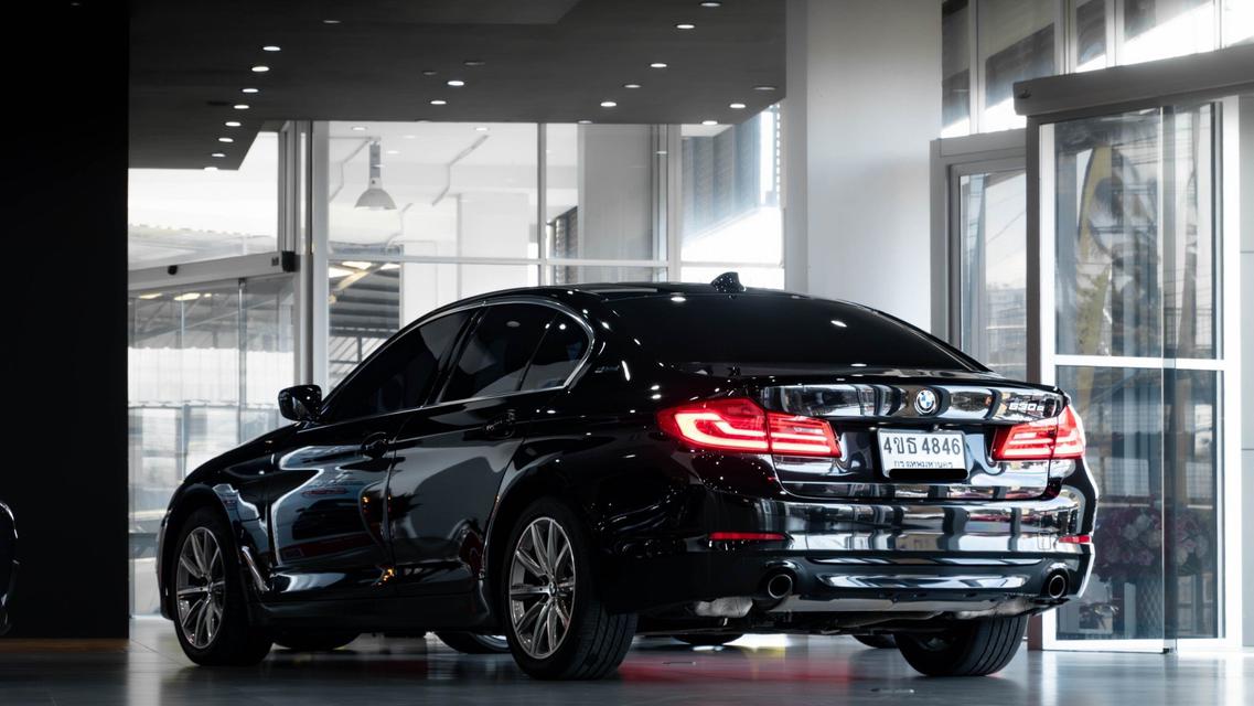 BMW SERIES 5 530e 2.0 ELITE PLUG-IN HYBRID  G30 LCI ปี 2019 สีดำ 6