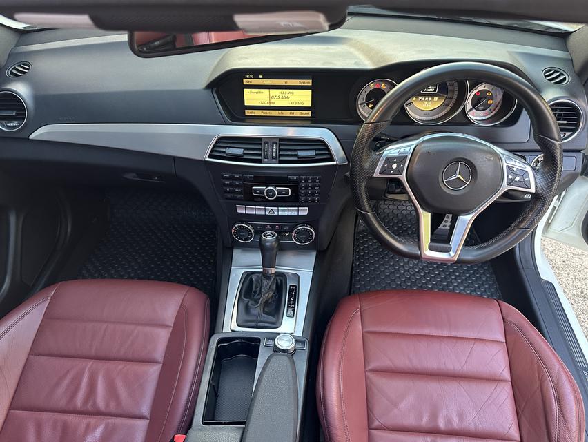 รถสปอร์ตคูเป้ BENZ C180 1.8 Coupe AMG จดทะเบียนปี2012 รูปที่ 15