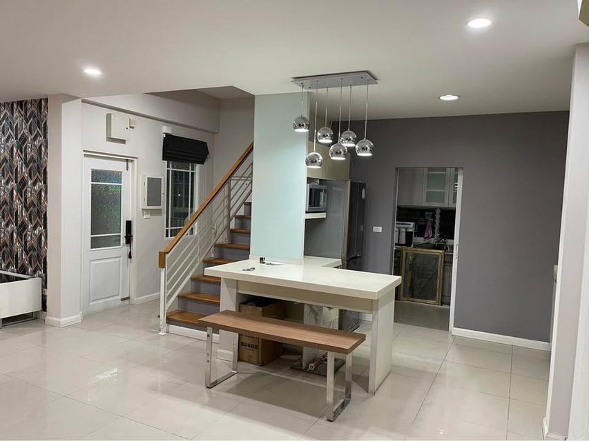 หมู่บ้านมัณฑนา ( ซ.กรุงเทพกรีฑา 7 หรือเข้าทางรามคำแหง 60) ให้เช่า 50,000 12