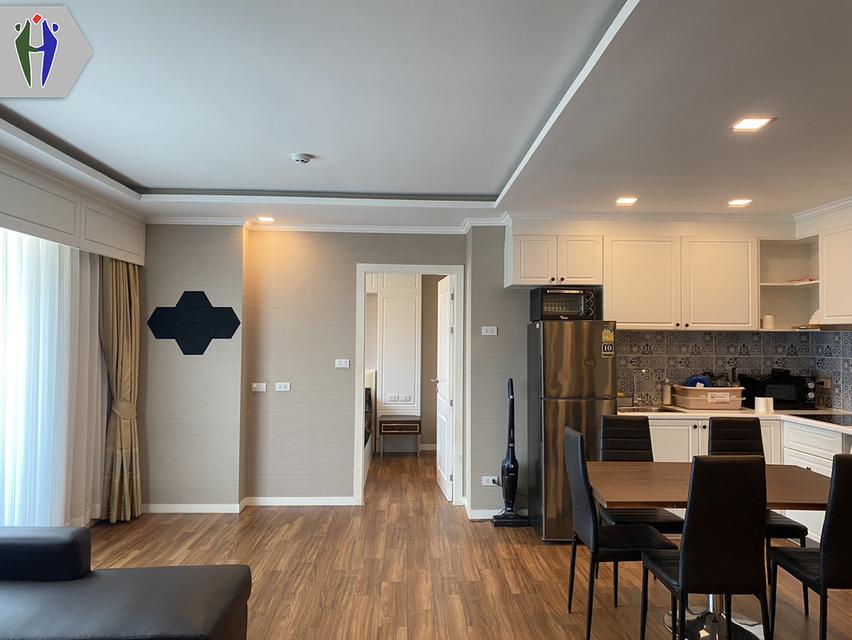 คอนโดให้เช่า 2 ห้องนอน จอมเทียน 20,000  •	ขนาด 72 ตารางเมตร 2 ห้องนอน 2 ห้องน้ำ •	ทีวี, เครื่องปรับอากาศ, ตู้เย็น •	ระเบียง  ครัวยุโรป  •	สระว่ายน้ำแล 8