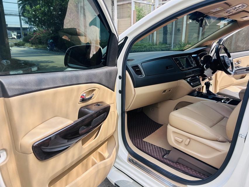Kia carnival 2.2 top รถบ้าน 7