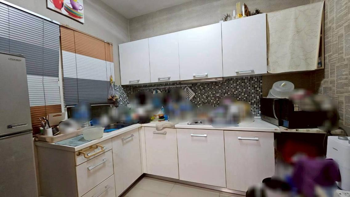 ขายด่วนทาวน์โฮม 2ชั้น 21 ตรว.  หลังมุม 3 นอน 3 น้ำ  หมู่บ้าน กัสโต้ ทาวน์โฮมรามคำแหง  หลังมุม ติดถนนเมน ต้นโครงการ 7