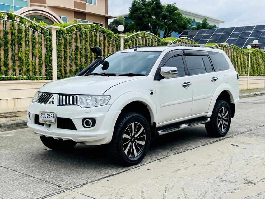 Mitsubishi pajero 3.0 v6 1