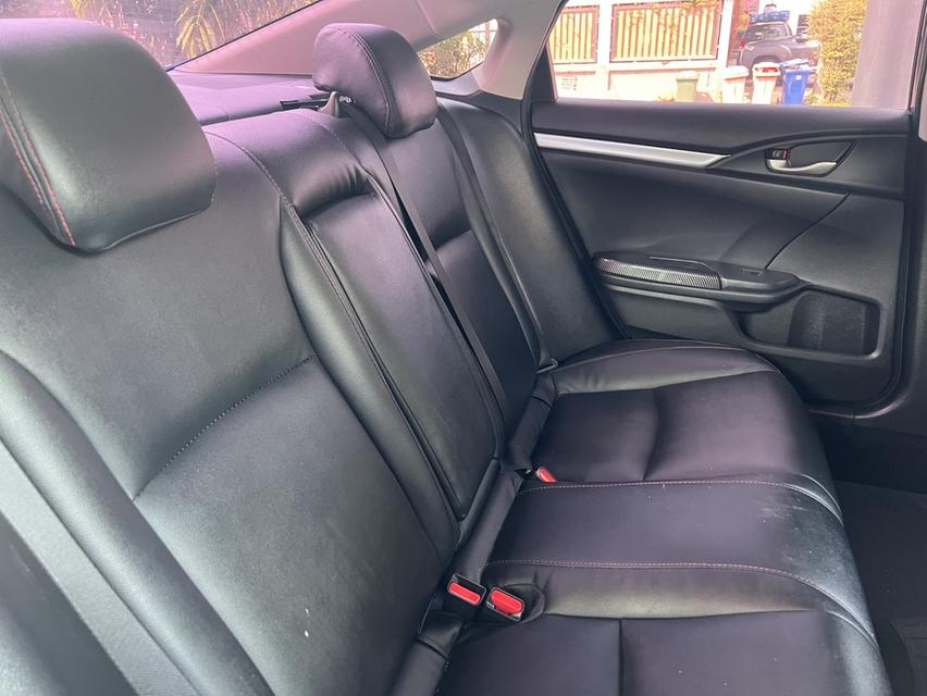  Honda Civic 1.8 FC E i-VTEC  10