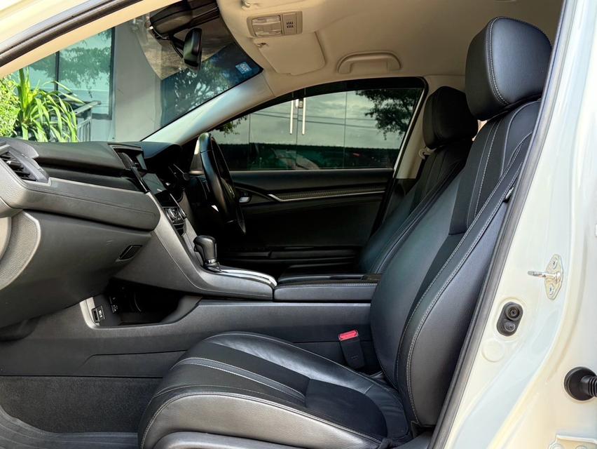 2018 HONDA CIVIC FC 1.5 TURBO RS รถมือเดียวออกป้ายแดง รถวิ่งน้อย เข้าศูนย์ทุกระยะ ไม่เคยมีอุบัติเหตุครับ 13