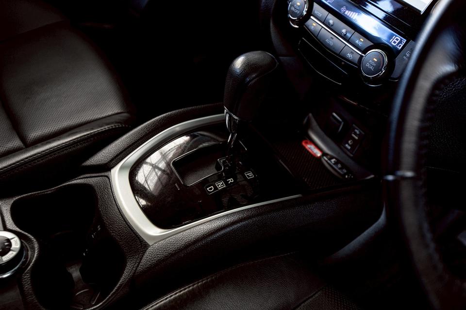 NISSAN X-TRAIL 2.0V Hybrid 4WD ปี 2016 สีเขียว มือเดียวป้ายแดง 18