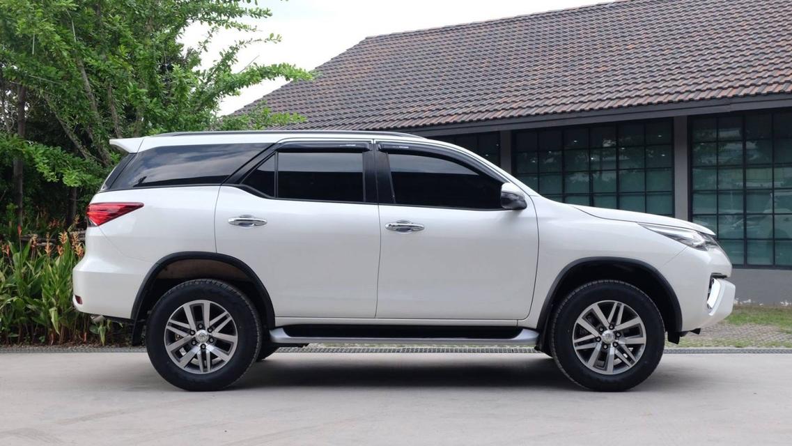 รหัสรถ KN2489 TOYOTA FORTUNER 2.4 รุ่น G 2019